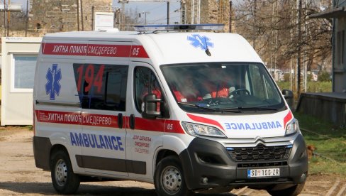 PAO SA TRAKTORSKE PRIKOLICE, UMRO NA PUTU DO BOLNICE: Tragedija u selu Amerić kod Mladenovca