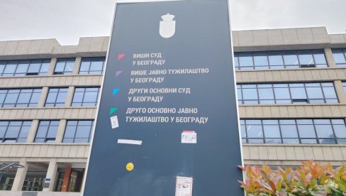 ПУЦАО ТАДИЈИ У ГЛАВУ, ЛЕЂА И НОГЕ: Оптужен осумњичени (18) за убиство