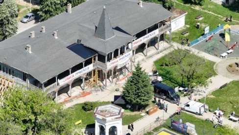 BRUKA BLOKADERA NA ĐURĐEVDAN: Šaka jada traži uklanjanje banera Srbija pobeđuje u Kragujevcu