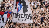 HAOS U SPLITU: Torcida prekinula meč Hajduka i Ajaksa, igrači poslati u svlačionicu!