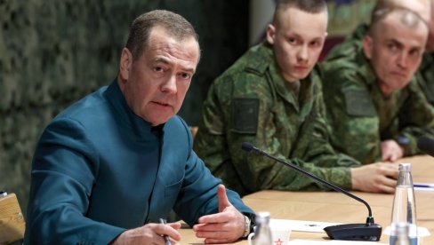 MEDVEDEV UPOREDIO RUSIJU I UKRAJINU: Za razliku od našeg neprijatelja, mi održavamo izbore
