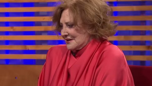 "HTELA SAM DA DIGNEM RUKU NA SEBE": Tereza Kesovija se u suzama oprostila od publike posle 60 godina karijere (VIDEO)