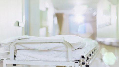 POZNATA PEVAČICA HITNO PREBAČENA U BOLNICU: Operisali joj creva, evo u kakvom je stanju