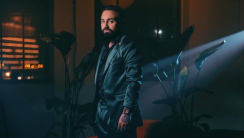 ZA DLAKU IZBEGAO NESREĆU ISPRED TRAMVAJA: Filip Mitrović o drami na šinama u pet ujutru zbog spota za pesmu Subota (FOTO)