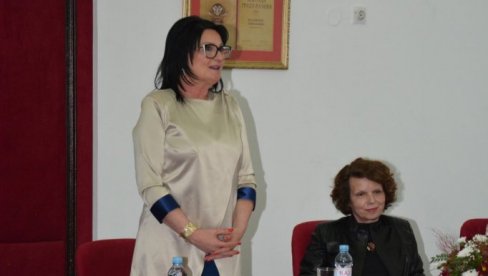 RIZNICA OBIČAJA BALKANA: Učiteljice Lucija Tasić i Milanka Berković u knjigu sakupile deo bogate narodne baštine (FOTO)