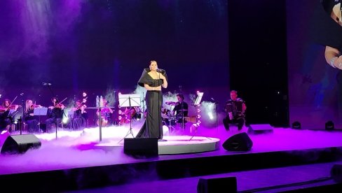 BEOGRAD JE NEŠTO POSEBNO: Nina Badrić održala treći solistički koncert u srpskoj prestonici (FOTO)