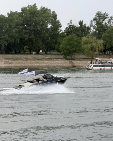 ВЕЛИЧАНСТВЕНО: Грађани у знак подршке председнику Вучићу и СНС развили транспаренте Србија побеђује широм Србије