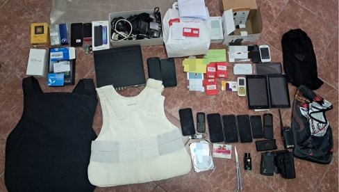 HAPŠENJE U HERCEG NOVOM: Osumnjičeni za praćenje policijskih službenika