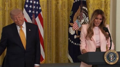MELANIJA IZJAVOM ZAPALILA MREŽE: Zbog samo jedne reči o Trampu cela sala se smejala, komentari se samo nižu (VIDEO)