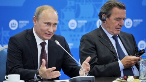 PUTIN PREDLOŽIO DA ŠREDER POSREDUJE U PREGOVORIMA: Evo šta je rekao Berlin