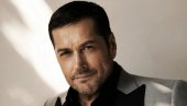 FANTOMSKI OSEĆAJ BOLA: Aco Pejović otpevao baladu koja peče i leči (FOTO)