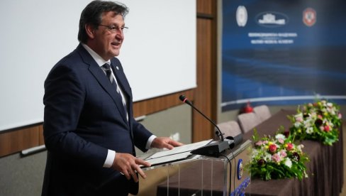 DANAS SE ZAVRŠAVA JEDNO VELIKO POGLAVLJE Gašić o Vučićevoj ostavci: Idemo dalje, zajedno, kao i do sada