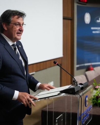 DANAS SE ZAVRŠAVA JEDNO VELIKO POGLAVLJE Gašić o Vučićevoj ostavci: Idemo dalje, zajedno, kao i do sada