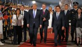 MOĆNA DELEGACIJA SA TRAMPOM U PEKINGU: Evo ko je sve došao, na stolu novi trgovinski sporazumi
