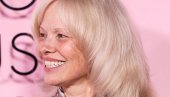 ПАМЕЛА АНДЕРСОН ОТКРИЛА КАКО ПРОВОДИ ДАНЕ, КАКО ОДРЖАВА ЗДРАВЉЕ И ВИТКУ ЛИНИЈУ: Најједноставнија рутина која бустује цело тело!