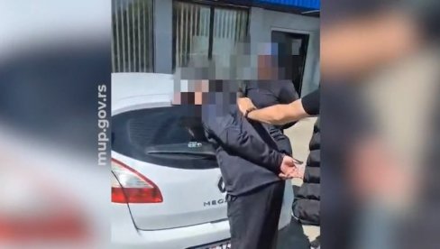 ISPLIVAO SNIMAK HAPŠENJA: Osumnjičenima za povezanost sa nestankom Baje stavljene lisice na ruke (VIDEO)