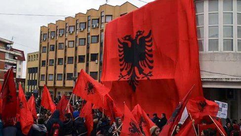 IZ KRILA GRBOVIĆA OTVARAJU PITANJE "PREŠEVSKE DOLINE": Šta je pozadina Rezolucije o Kosovu koju su podneli Ugljaninovi i Kamberijevi poslanici