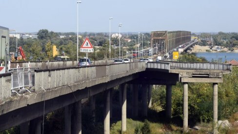 KONTROLIŠU TERETNJAKE: Saobraćajci u zoni Pančevca
