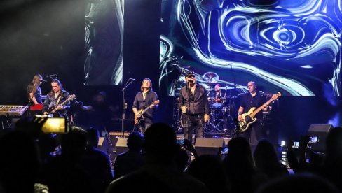 SA MALO STRUJE: Divlje jagode prvi put u akustik verziji (FOTO)