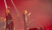 NEKA OVO BUDE NAJBOLJA NOĆ: Bojan Vasković ovom pesmom otvorio poslednji beogradski koncert - Leksington bend u svom punom sjaju (FOTO)