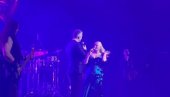 TI NEVOLJO MOJA: Ilda Šaulić specijalna gošća na poslednjem koncertu Leksington benda (FOTO)