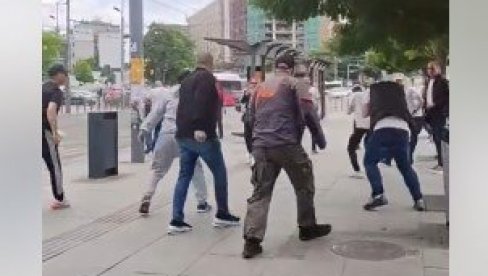 БЛОКАДЕРИ НОЖЕМ И СУЗАВЦЕМ НАПАЛИ СНС АКТИВИСТЕ НА СЛАВИЈИ: Четворо људи завршило у Хитној помоћи!