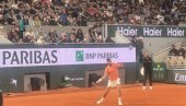 NOVOSTI NA LICU MESTA - NOVAK NA ŠATRIJEU : Naš najbolji teniser trenirao na Rolan Garosu, i to sa kime (FOTO)