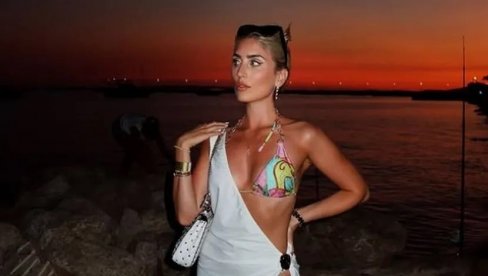 PEVAČICA NAPUSTILA HRVTASKU: Spakovala kofere, pa čim je prošla granicu Nika dobila srceparajuću poruku (FOTO)