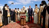 ČUDESNI POJAS PRESVETE BOGORODICE STIGAO U BEOGRAD: Patrijarh Porfirije i predsednik Vučić dočekali svetinju (FOTO/VIDEO)