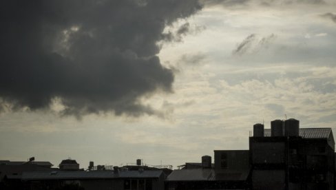 RHMZ UPOZORAVA NA KRATKOTRAJNE VREMENSKE NEPOGODE U PETAK I SUBOTU: Evo gde će biti na snazi narandžasti meteo-alarm