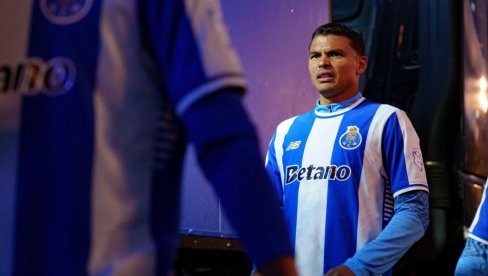 PRIČA KOJA NEMA KRAJ! Tijago Silva se ponovo vratio u klub u kojem je ponikao