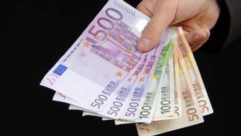 PRE POZAJMICE, OVO MORATE DA ZNATE: Kredit od 100.000 evra može da vas košta dodatnih 90.000 - Skupa stvarnost!