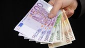 ПРЕ ПОЗАЈМИЦЕ, ОВО МОРАТЕ ДА ЗНАТЕ: Кредит од 100.000 евра може да вас кошта додатних 90.000 - Скупа стварност!