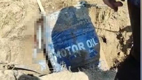 MLADEN MIJATOVIĆ OBJAVIO SNIMAK: Forenzičari otvaraju bure sa telom Aleksandra Nešovića (VIDEO)