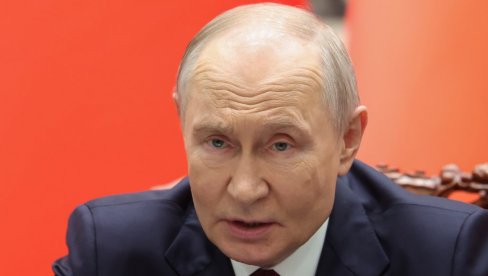 САЗНАО САМ ПРЕД УЛАЗАК У САЛУ, ЧУДНО Путин у шоку након приче о палом дрону у Румунији, добио информацију пред сусрет са медијима