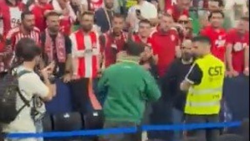 HAOS NA FAJNAL FORU! Poznati influenser šokirao OAKA arenu! Došao u opremi omraženog rivala, pa dobio... (VIDEO)