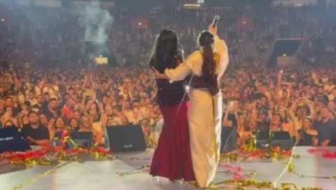 EMOCIJE PREPLAVILE ZAGREB: Tanja Savić i Dragana Mirković zajedno zapevale Zlatnik - Region će pamtiti ovu scenu (FOTO)