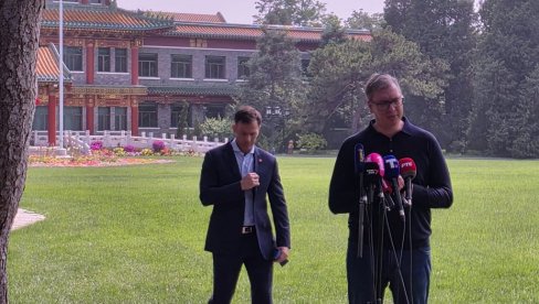 VUČIĆ O STRANOM FINANSIRANJU BLOKADERA: Uložene su milijarde evra u rušenje Srbije