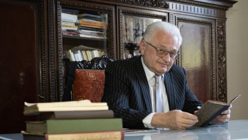 KNJIGE ŠIRE KRIČA NAJBOLJIM MISLIMA: Prof. dr Aleksandar Jerkov, upravnik Univerzitetske biblioteke Svetozar Marković