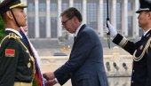 NJIHOVA ŽRTVA JE TEMELJ SNAGE JEDNE VELIKE ZEMLJE Vučić položio venac na Spomenik narodnim herojima na Tjenanmenu (FOTO/VIDEO))