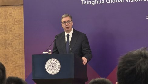 ВЕЛИКА ЧАСТ: Вучић одржао говор на Универзитету Ћингхуа (ФОТО)
