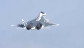 PANIKA NA BLISKOM ISTOKU! Ruski „nevidljivi“ Su-57E stigao u Egipat — Ovo avionsko oružje pokazuju prvi put! (VIDEO)