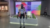 РОБОТ ПРЕЗЕНТОВАО ВУЧИЋУ: Овако ће изгледати павиљон Минта на Експу (ВИДЕО)