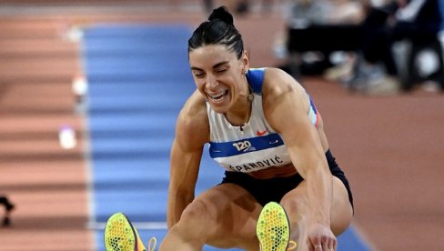 IVANA SE RADOVALA: Naša najbolja atletičarka svoh vremena pobedila u troskoku na mitingu u Košicama