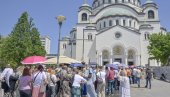 SRAM VAS BILO: Ne rugate se vi Časnom pojasu, već ljudima koji u njemu traže nadu