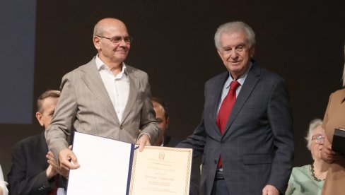 ZLATNI BEOČUG OTIŠAO U PRAVE RUKE: Značajna nagrada za Dragišu Golubovića Goluba - Veliko priznanje (FOTO)