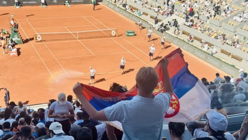 TRIJUMF IŠČUPAN U GROTLU "ŠATRIJEA": Novak Đoković savladao Francuza Roajea i plasirao se u 3. kolo Rolan Garosa - 6:3, 6:2, 7:6, 6:3