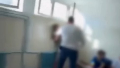 OBJAVLJEN SNIMAK Nastavnik napao đaka: Hoćeš da ti glavu otkinem... Pašić uhapšen, pa pušten na slobodu