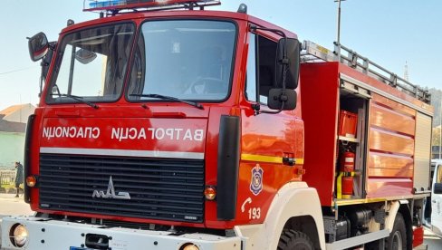 U POŽARU POVREĐEN MUŠKARAC: Goreo lokal u prizemlju kuće u Grdelici