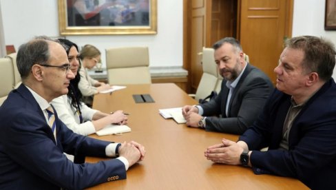 MACUT I STANKOVIĆ O STANJU U PROSVETI: Osavrmeniti osnovno obazovanje